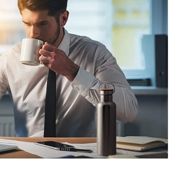 STAINLESS STEEL vacuum water bottle with bamboo lid and handle - Picture 6 of 9
